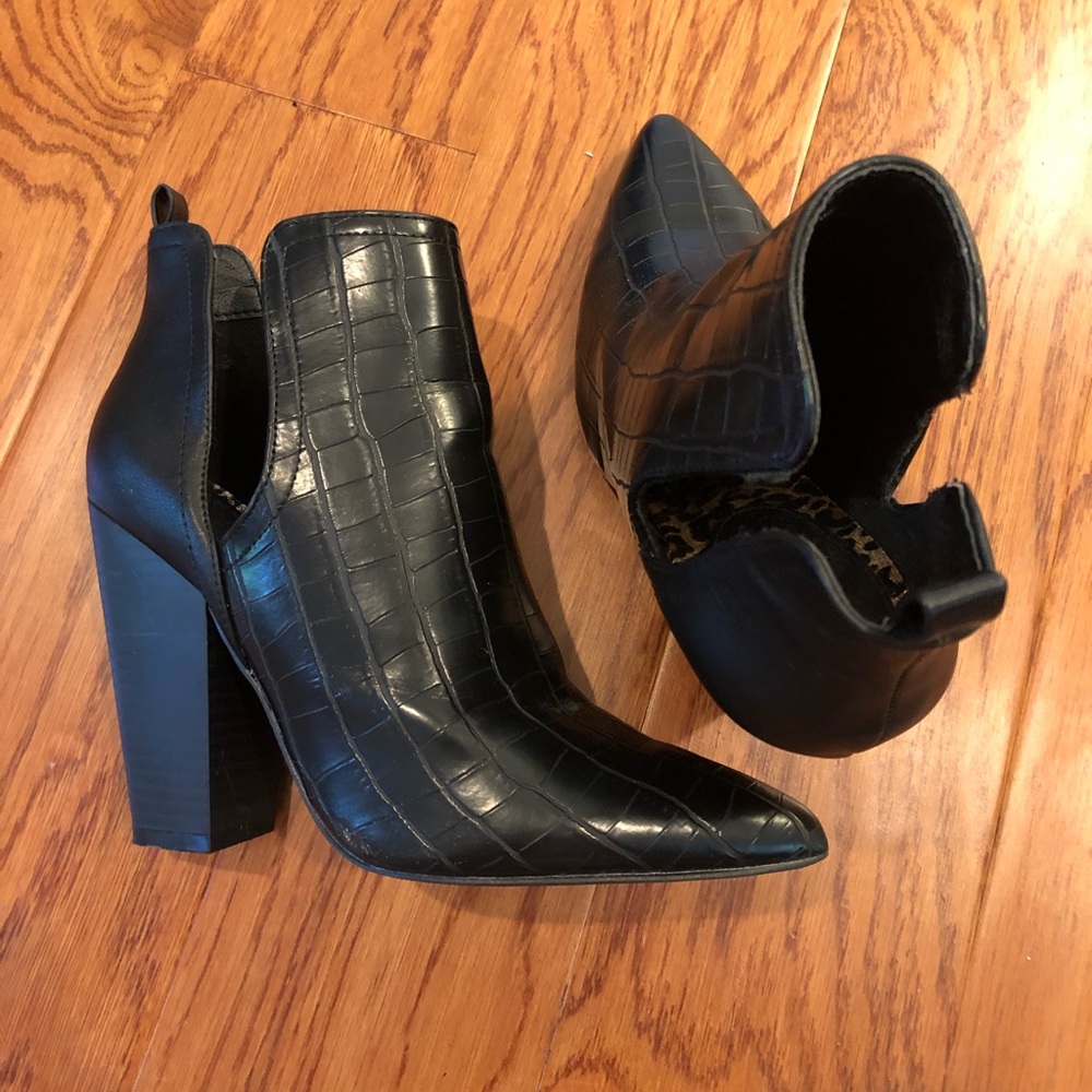 JustFab Black Croc-Embossed Pointed Toe Block Heel Ankle Boots